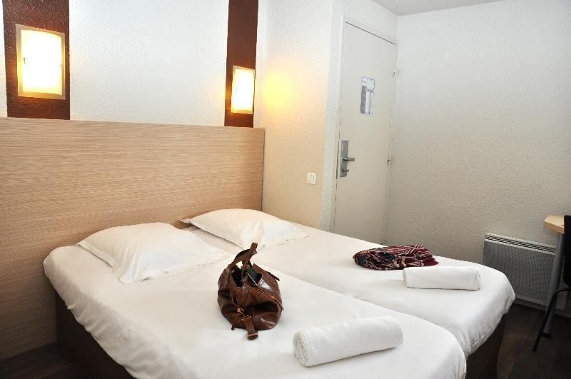 B Hotel Caen Mondeville Mondeville  Bagian luar foto