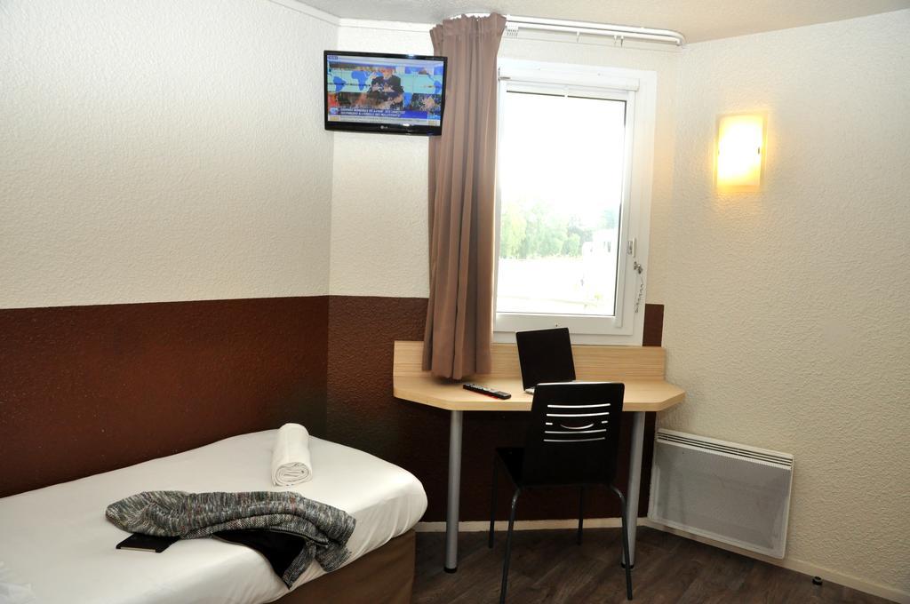 B Hotel Caen Mondeville Mondeville  Bagian luar foto
