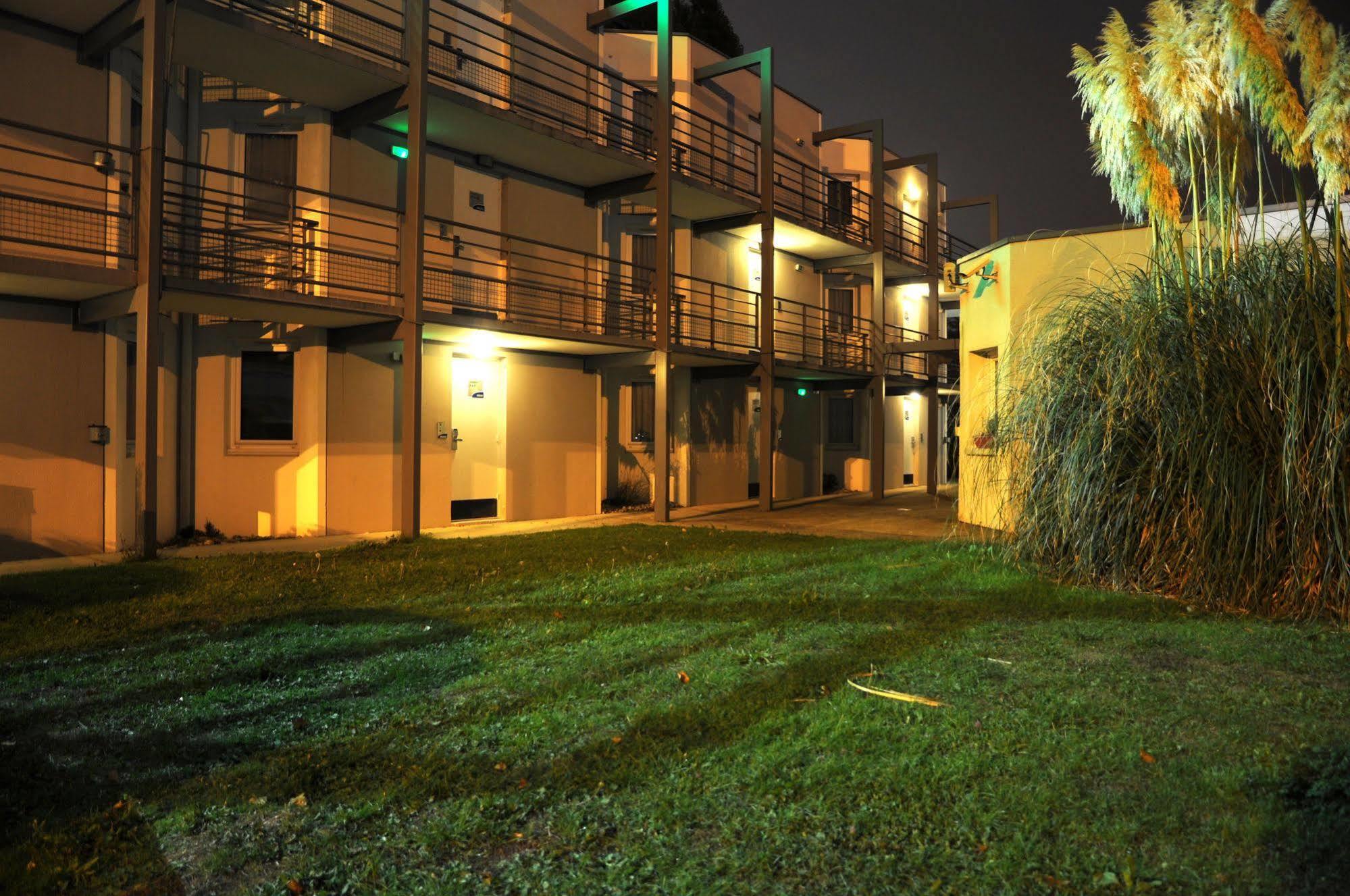 B Hotel Caen Mondeville Mondeville  Bagian luar foto