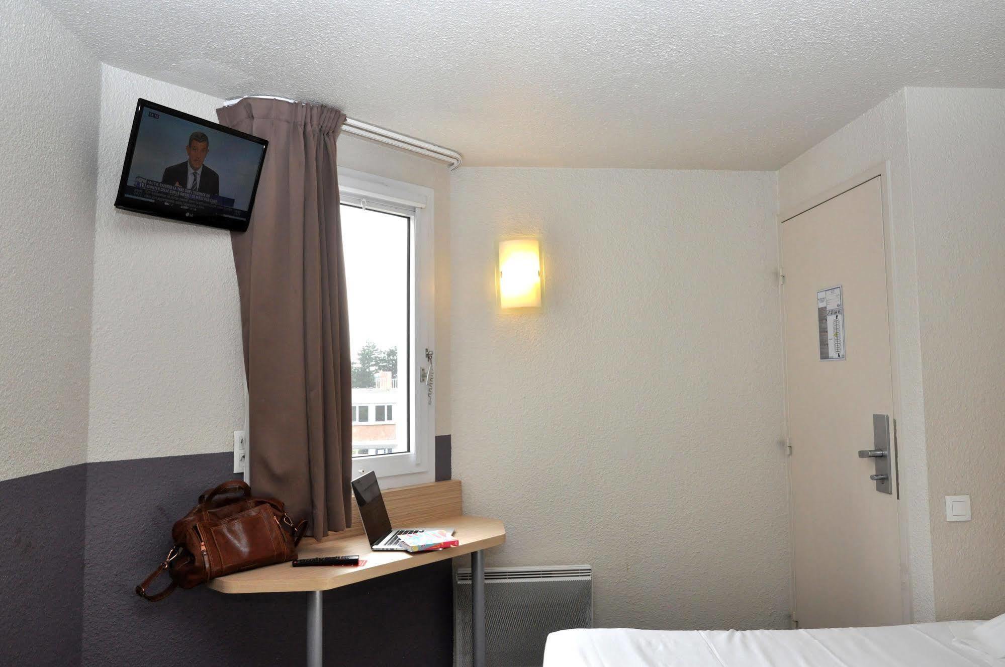 B Hotel Caen Mondeville Mondeville  Bagian luar foto