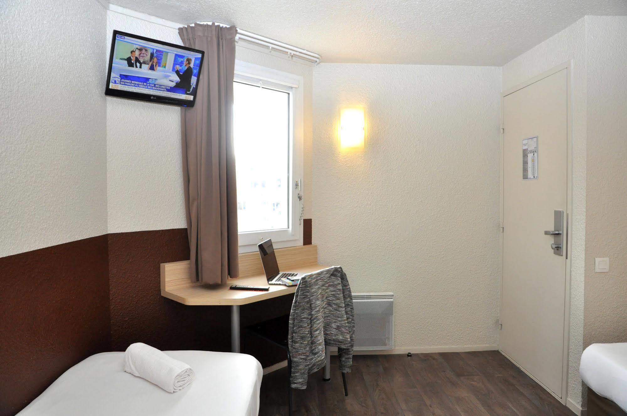 B Hotel Caen Mondeville Mondeville  Bagian luar foto