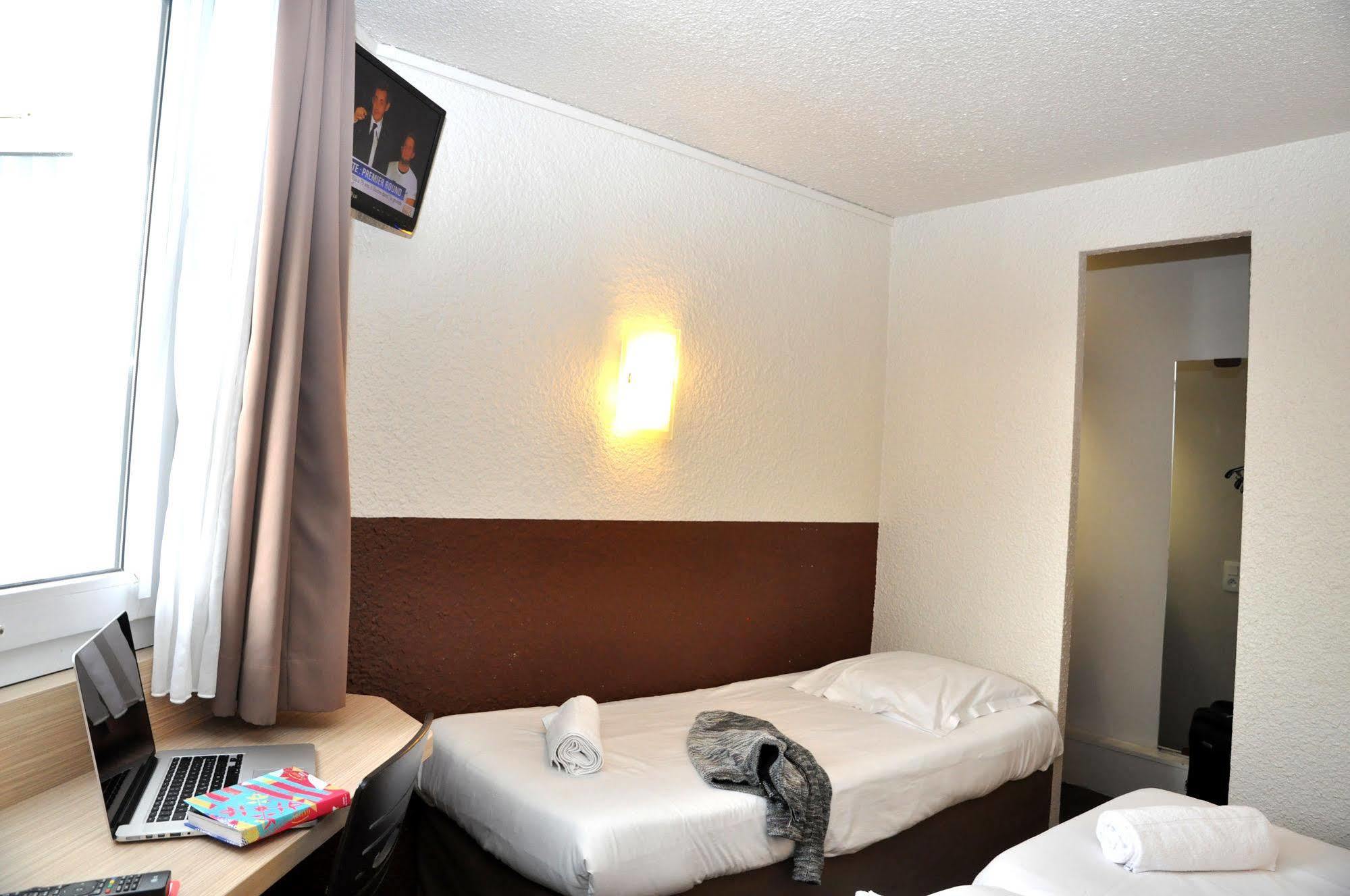 B Hotel Caen Mondeville Mondeville  Bagian luar foto