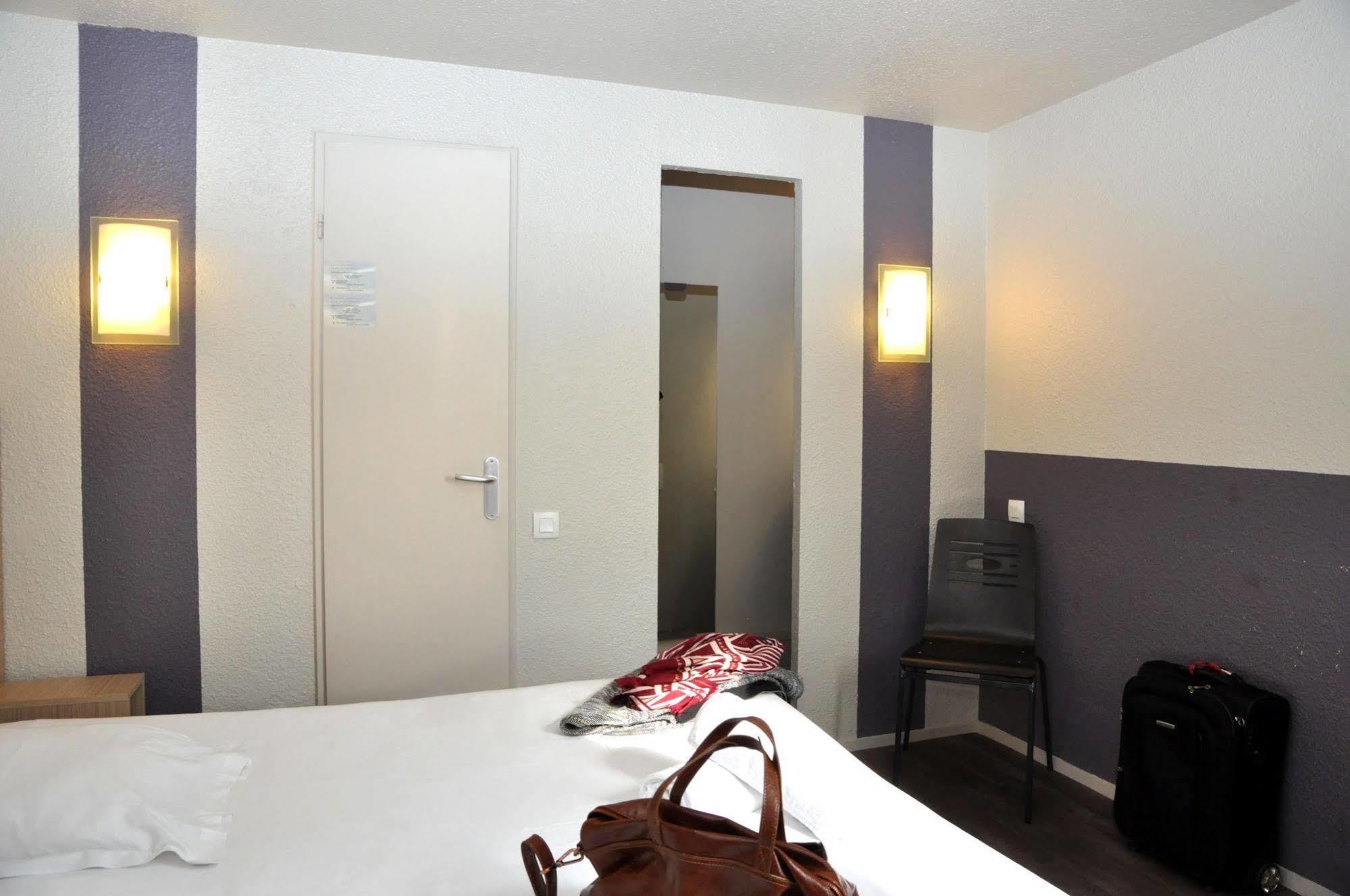 B Hotel Caen Mondeville Mondeville  Bagian luar foto