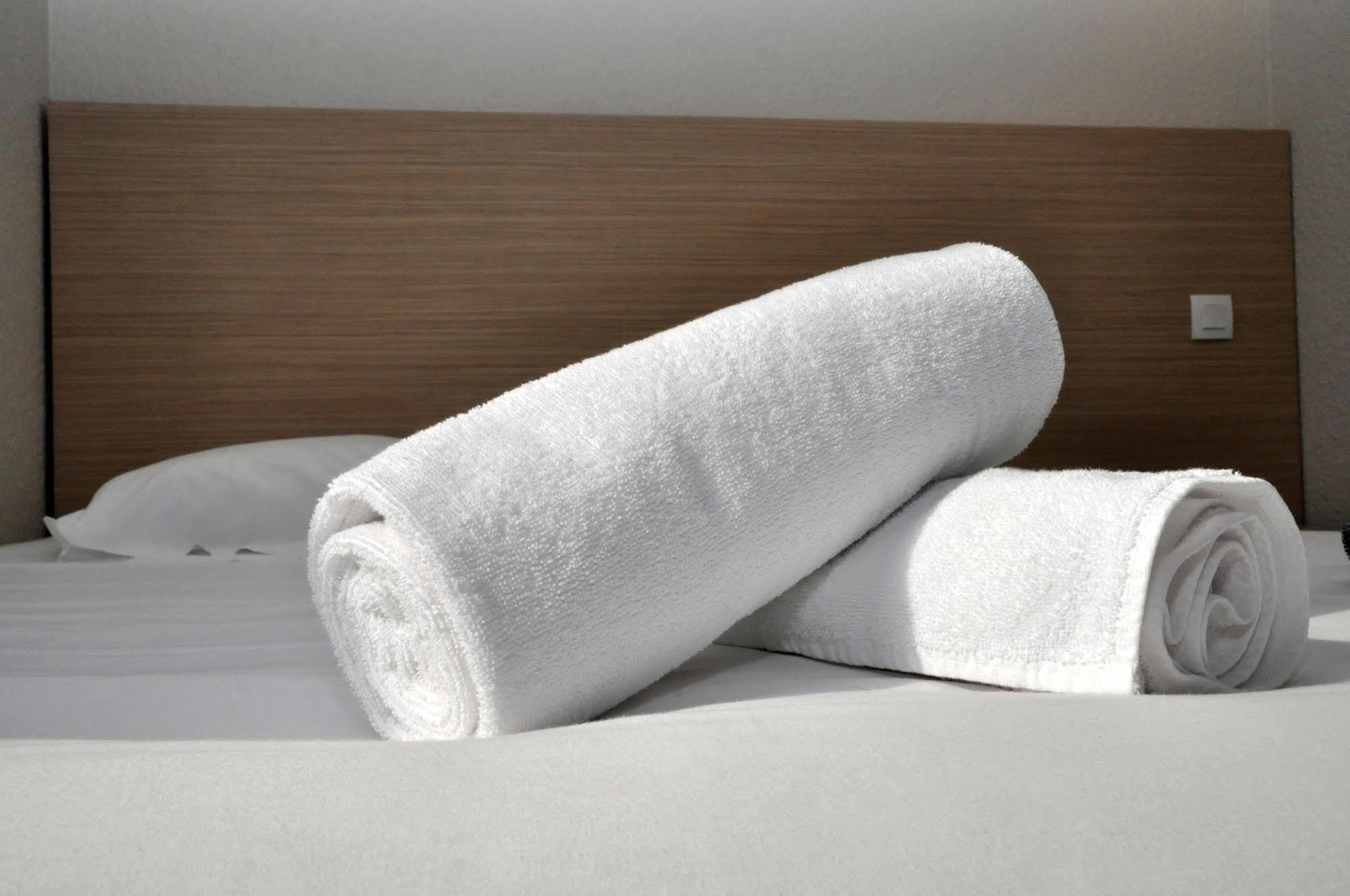 B Hotel Caen Mondeville Mondeville  Bagian luar foto